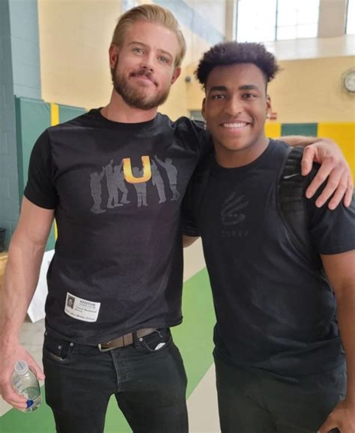 How tall is Trevor Donovan