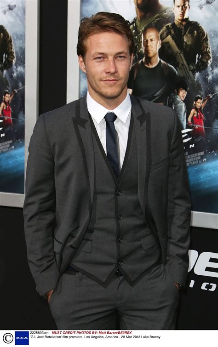 Luke Bracey – Celebsgraphy