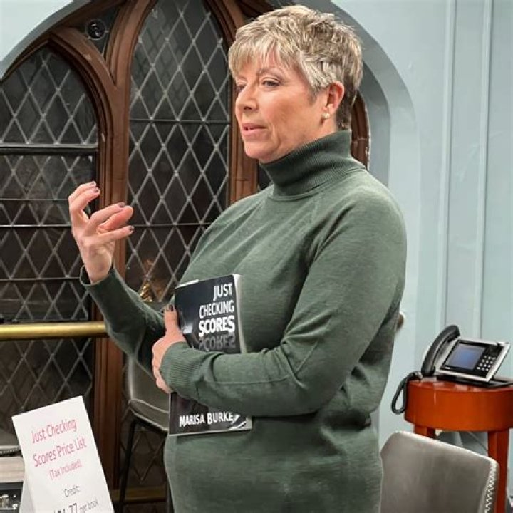 Molly Burke Net Worth Earnings